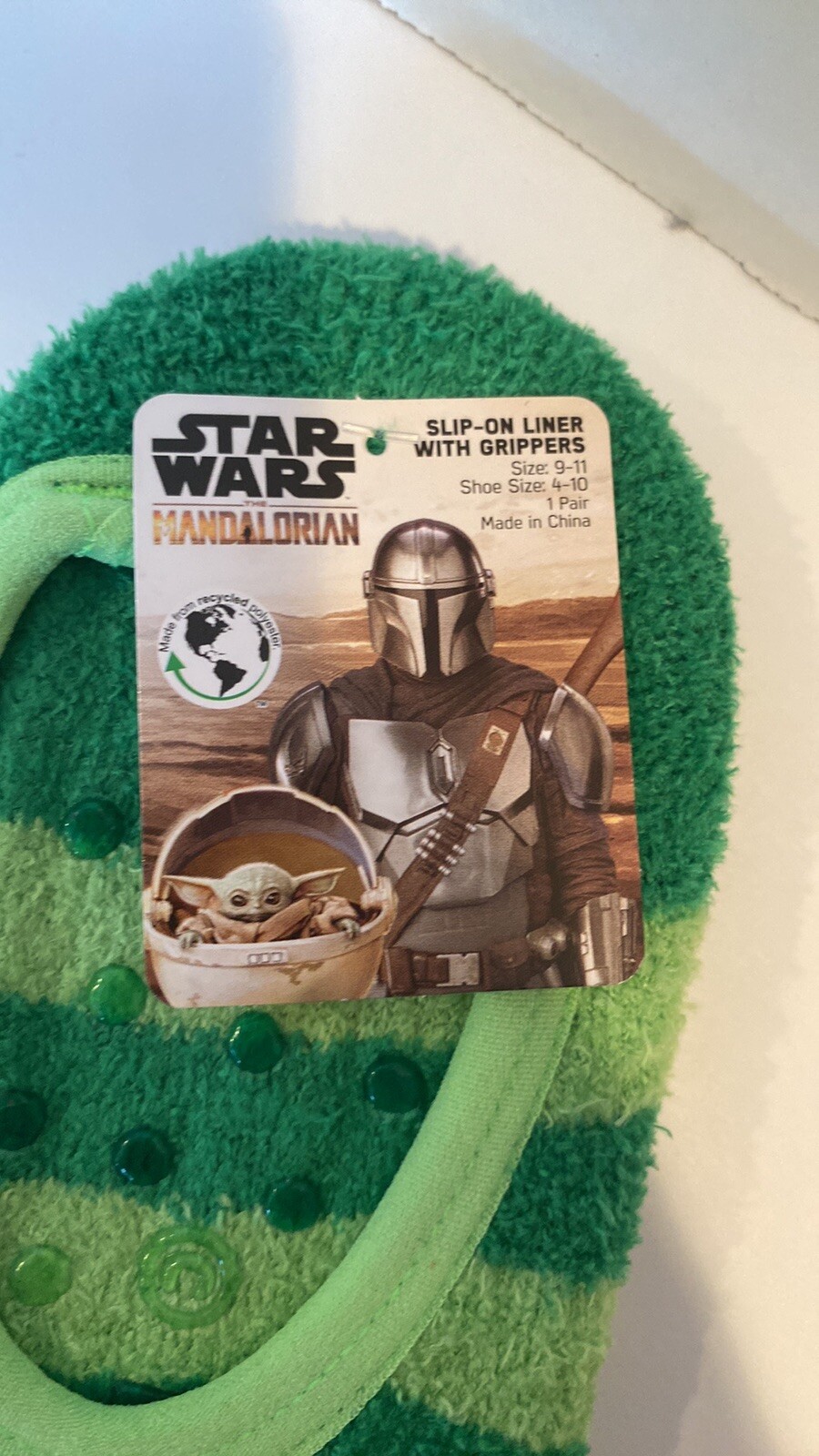 Star Wars Madalorian slip on socks grippers NWT sz 9-11 (10) yoda child