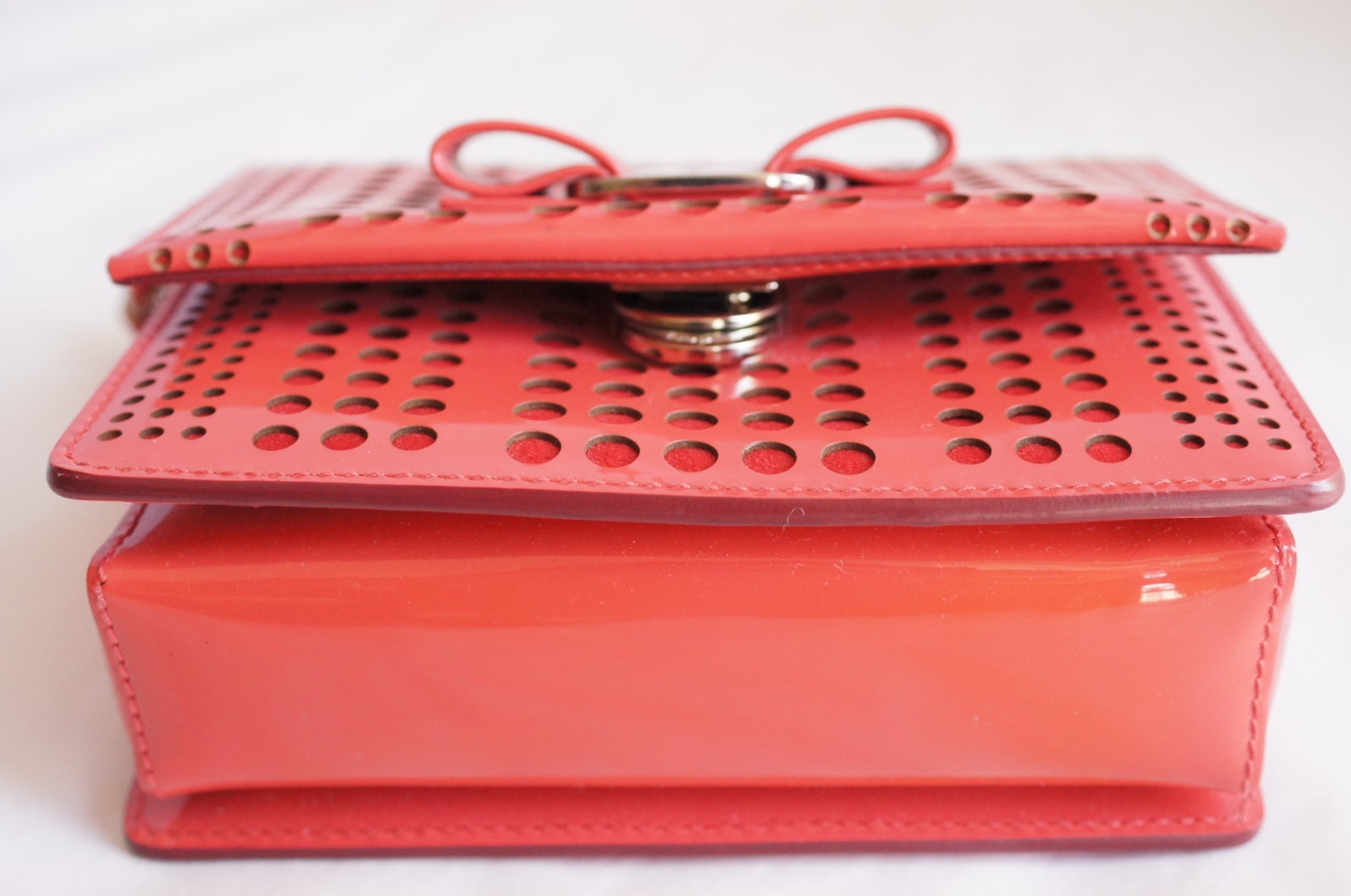 New Salvatore Ferragamo Women’s Bag Ginny Crossbody Clutch