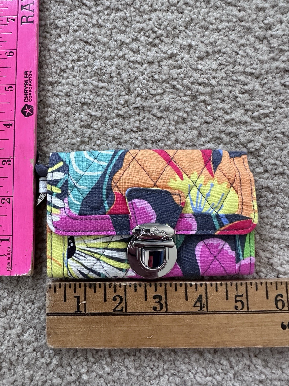 Vera Bradley Push Lock Wallet In Retired Jazzy Blooms Pattern