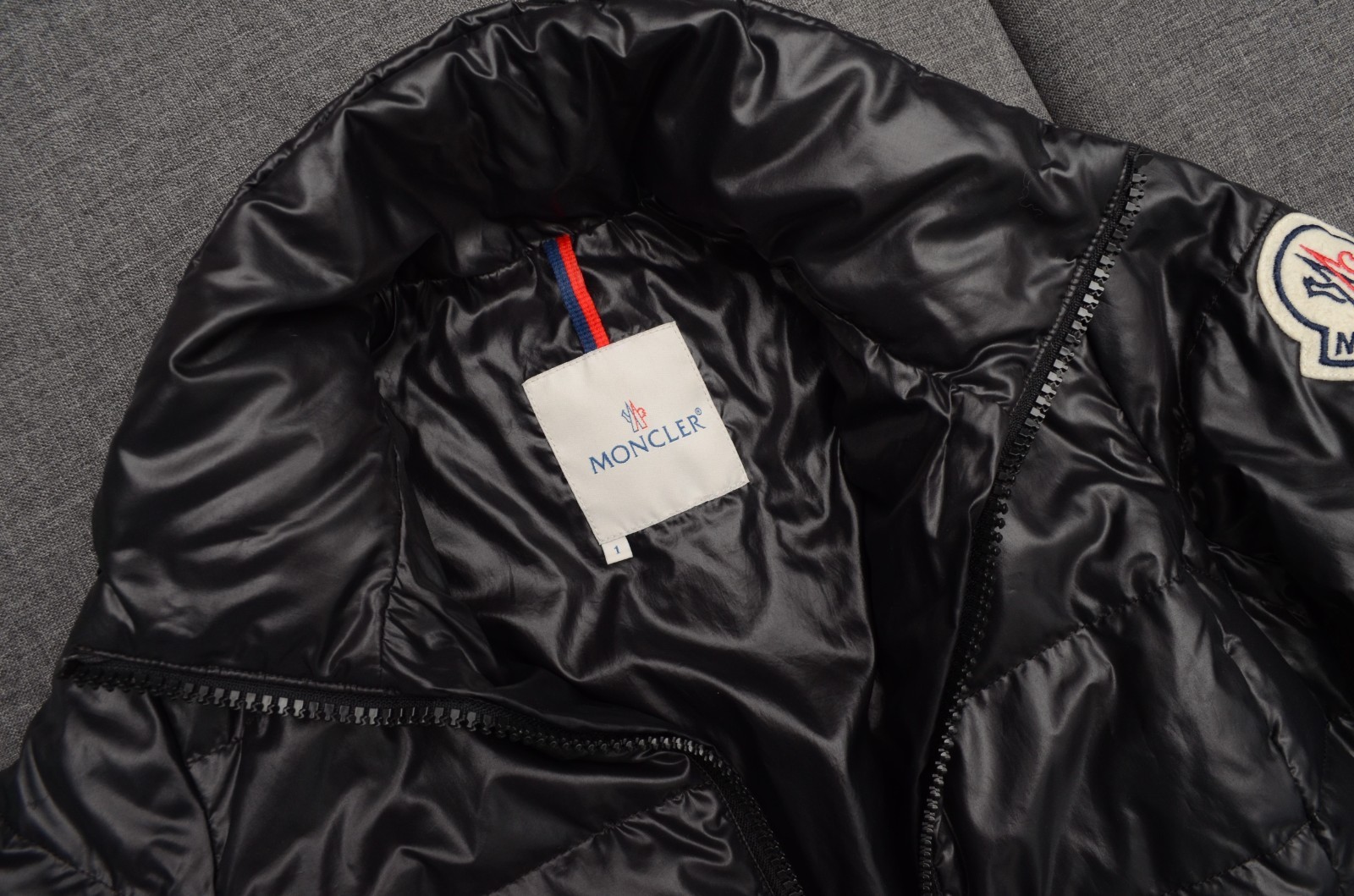 Authentic Vintage Women’s Moncler Quilted Black Down Puffer Jacket Size 1,~S