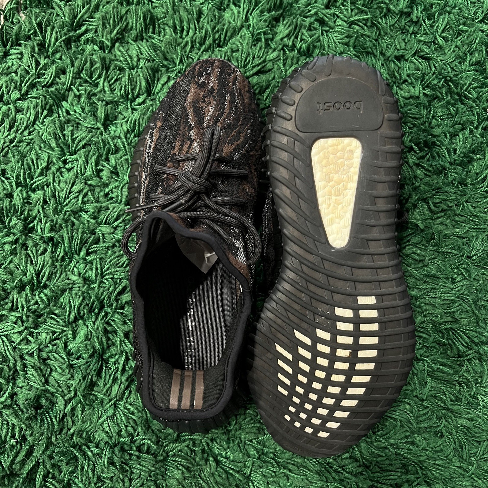 (11.5M) adidas Yeezy Boost 350 V2 MX Rock