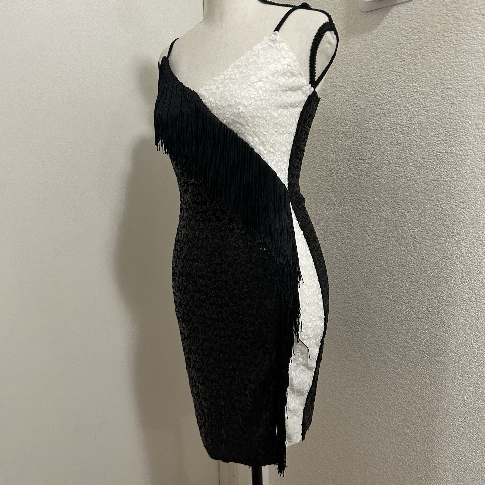 MISS ORD Sequin Fringe Mini Dress Black White Two-Tone Bodycon Party Dress Sz M