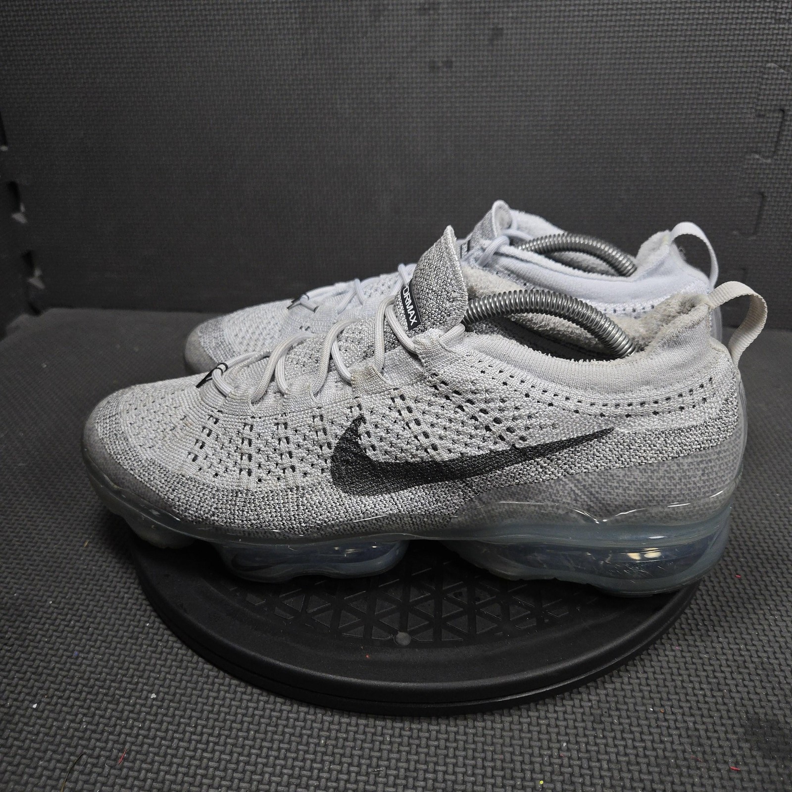 Nike Air VaporMax 2023 Flyknit Shoes Mens Size 11 Gray Low Sneakers DV1678-004