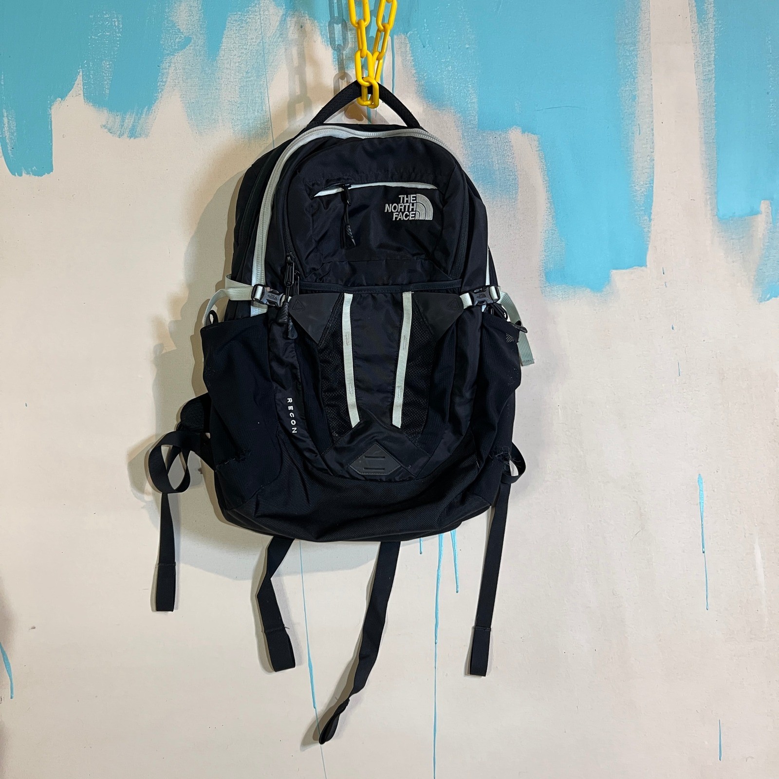 The North Face Recon Black Backpack – Durable Hiking Outdoor Gear Bag Pre-owned