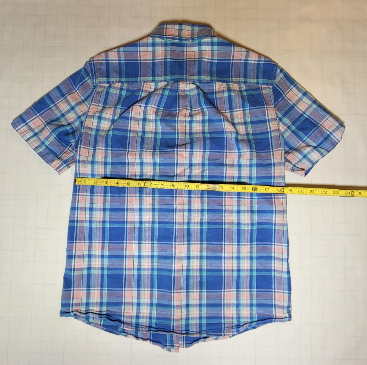 Vineyard Vines short sleeve button up whale shirt – medium