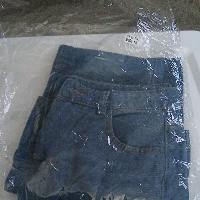 Women’s Blue Medium Wash Denim Straight Jeans, Regular Fit, Mid Rise, M Fit Sz 9