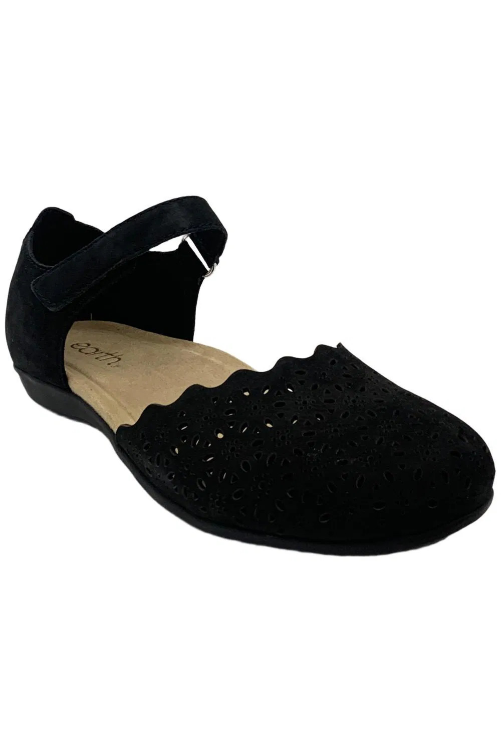Earth Leather Perforated Mary-Janes Brynn Black
