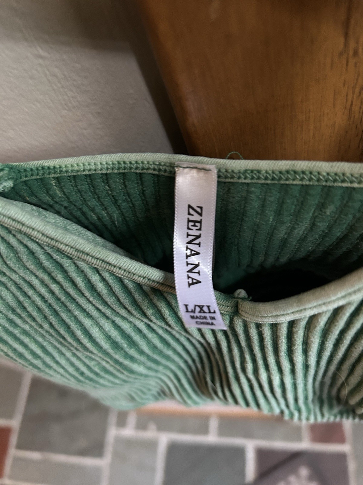 Zenana Outfitters Mint Green Ribbed Padded Crop Tank – Size 12