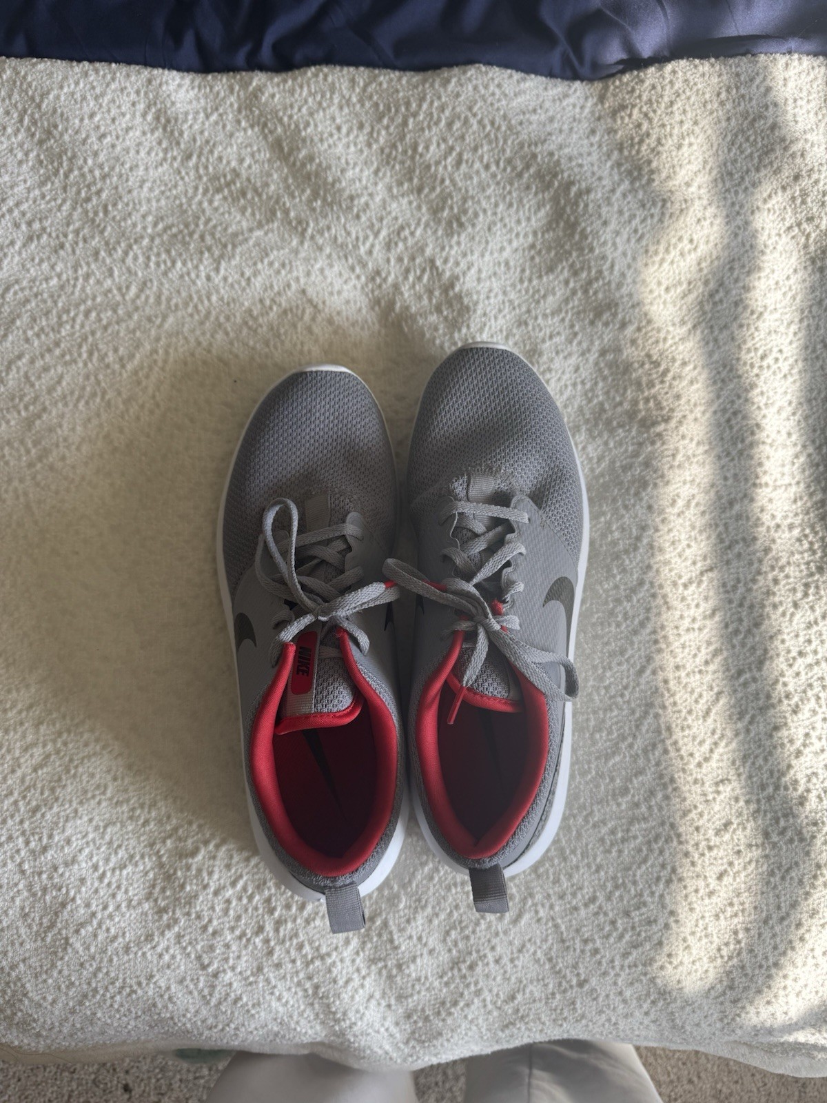 Nike Mens Roshe Golf shoes in Cement Grey, size 9.