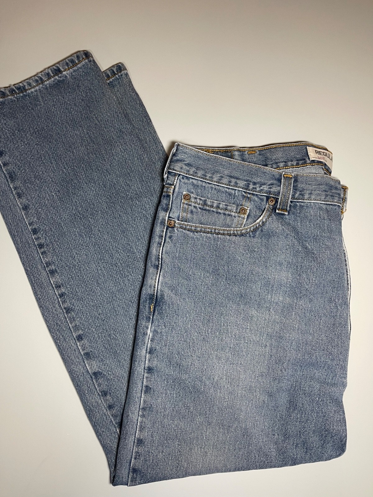 39×30 Vintage Levi’s 505 straight leg denim jeans light wash