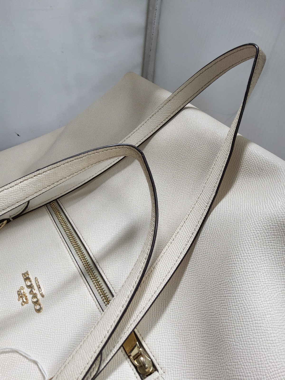 Coach Chalk White Crossgrain Leather Gallery Tote Shoulder Bag Gold Tone F79608
