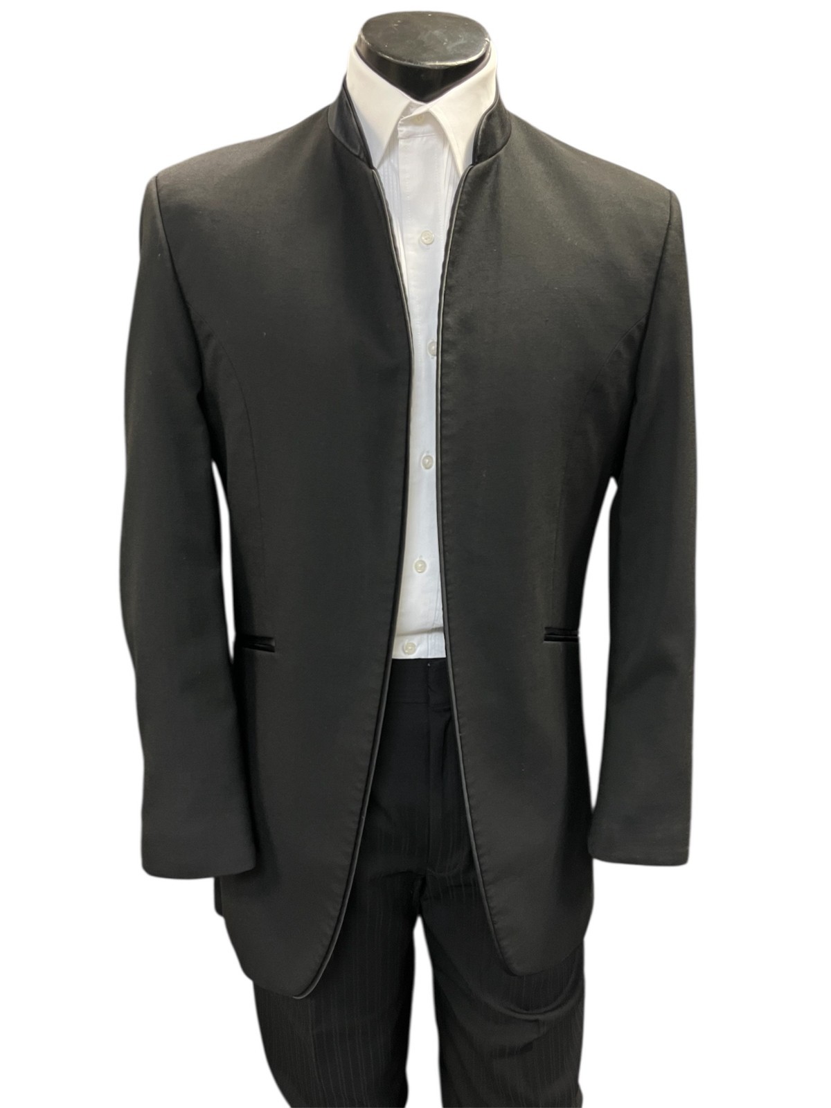 Men’s Black Mandarin Nehru Collar Tuxedo Jacket with Satin Trim Formal