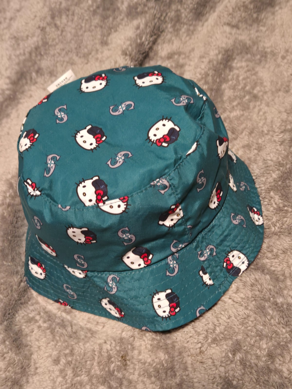 Seattle Mariners Hello Kitty MLB Reversible Bucket Hat Men’s Navy Teal Green