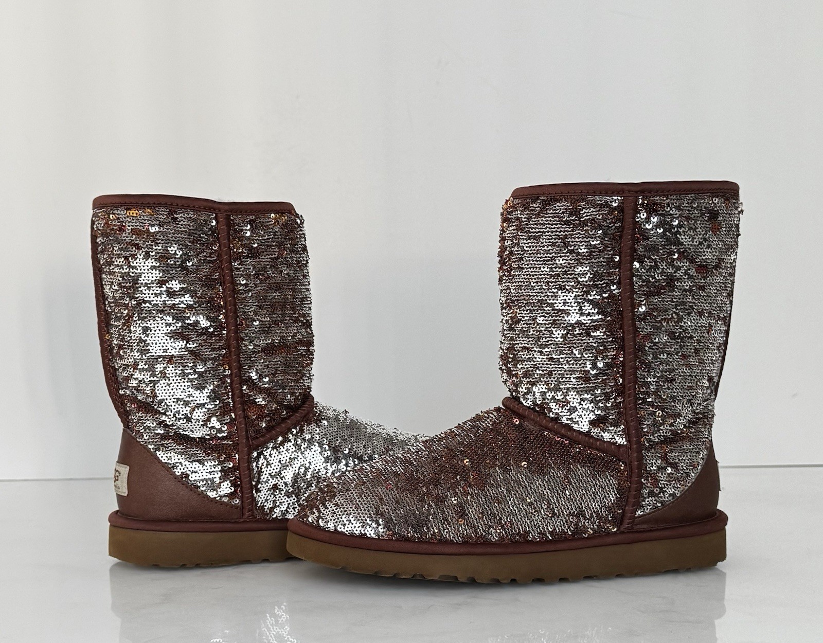 UGG CLASSIC SEQUIN AUTUMN SILVER 2 TONE HOLIDAY EDITION WOMEN SIZE 7 RARE 🔥