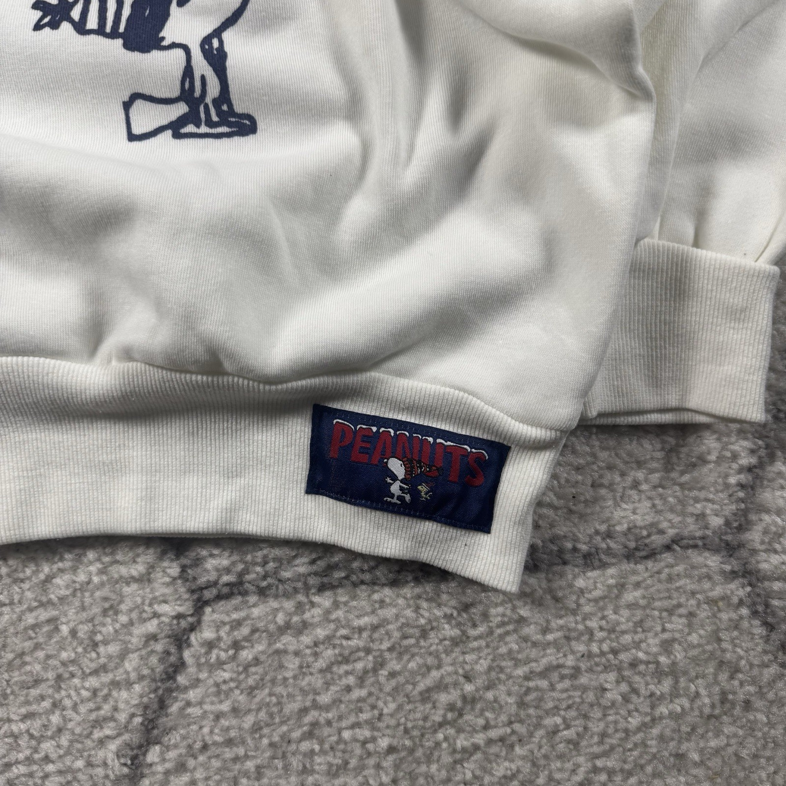 Peanuts Sweatshirt Mens XL White Snoopy Woodstock Ski Mountain Fleece Pullover