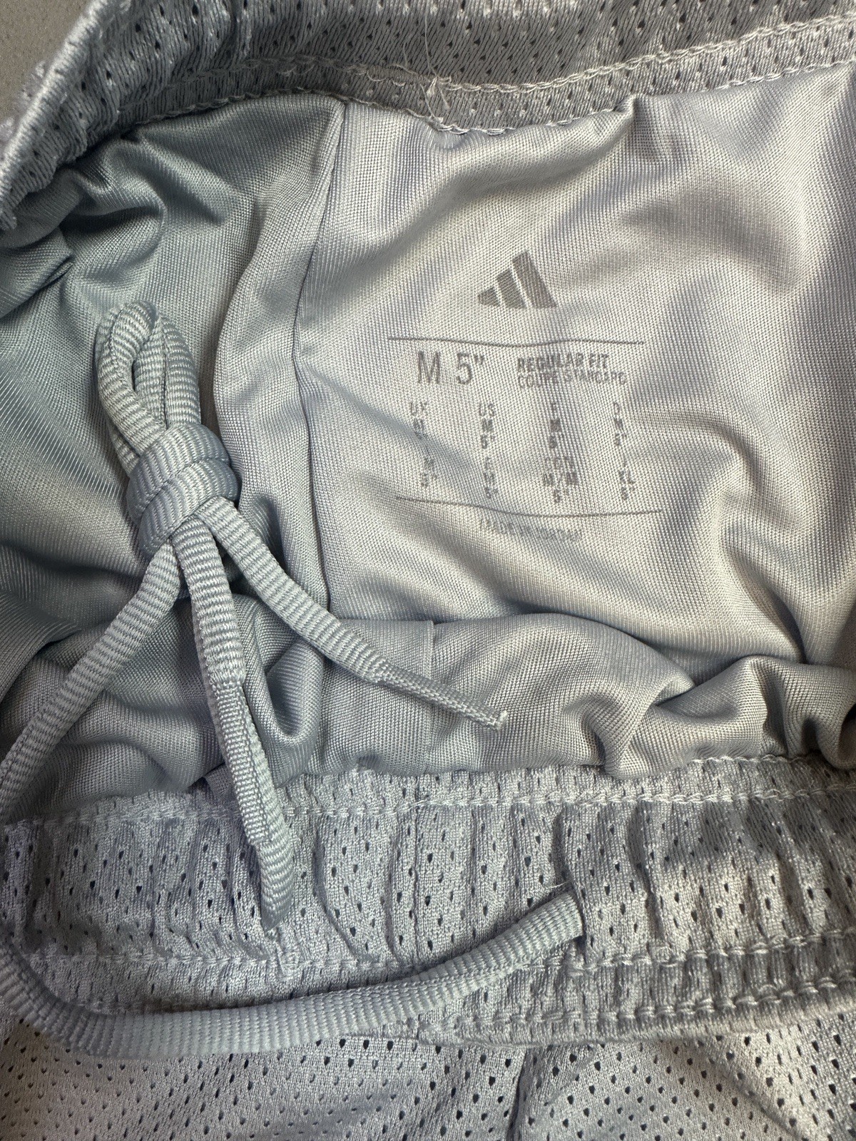 New adidas D4T PrimeLift Essentials Workout Mesh Shorts – Halo Silver Men’s M 5”
