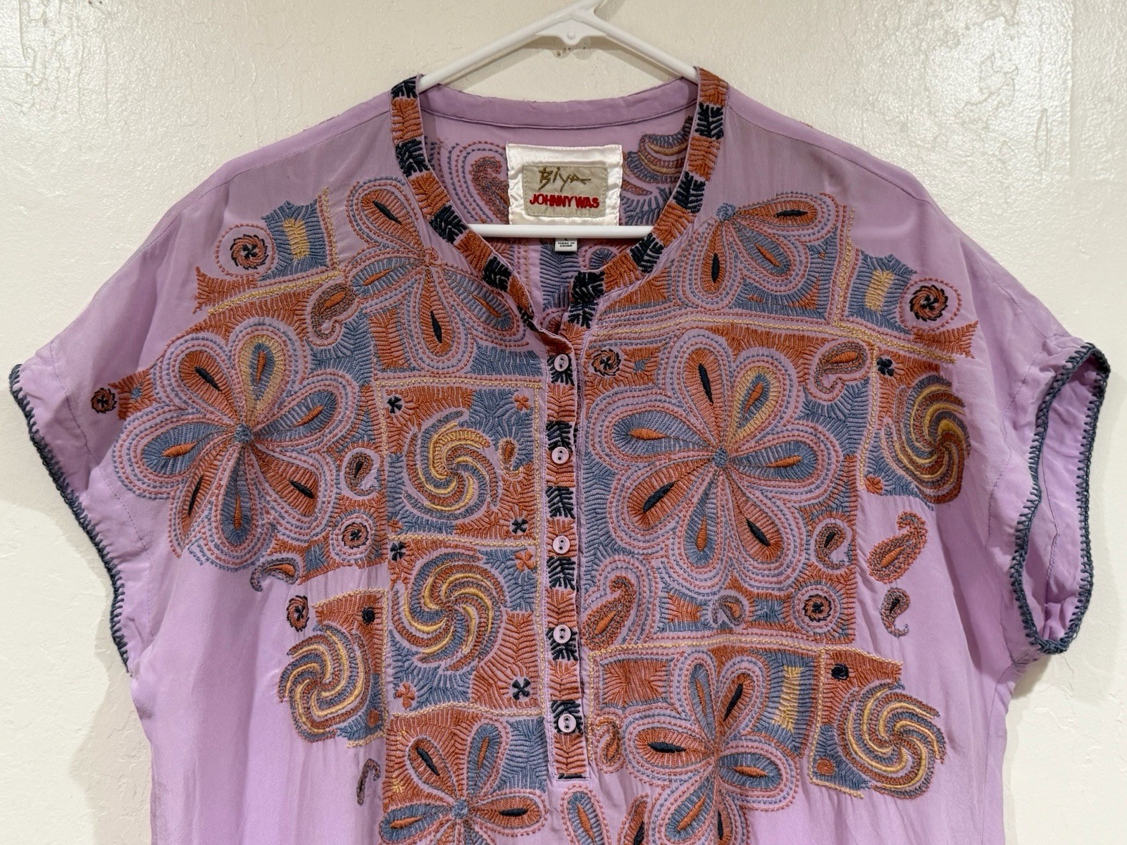 Johnny Was Biya Silk Embroidered Boho Blouse Lavender Purple Floral Henley L