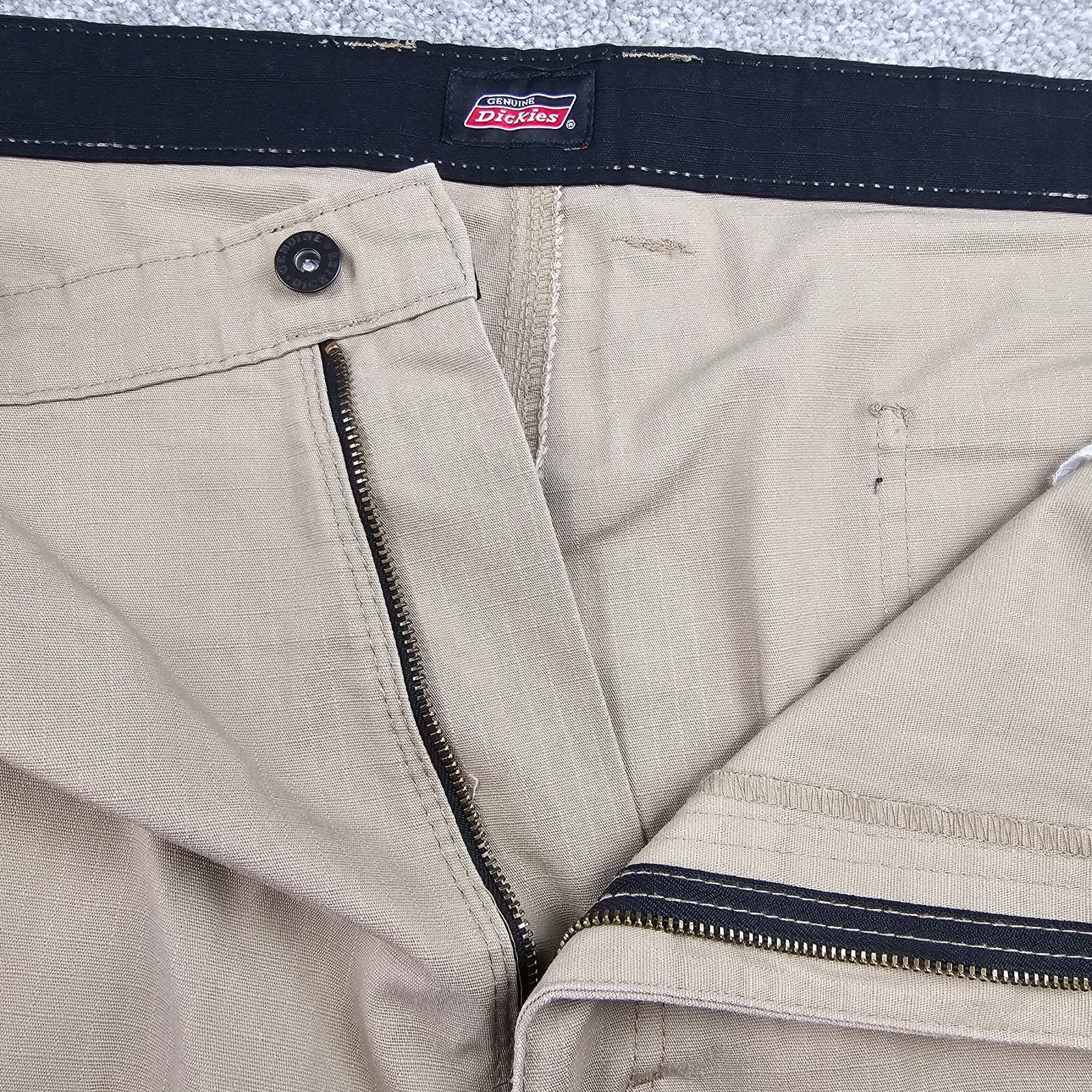 Dickies Ripstop Ultimate Cargo Shorts Relaxed Fit Khaki 10 in Inseam Size 42