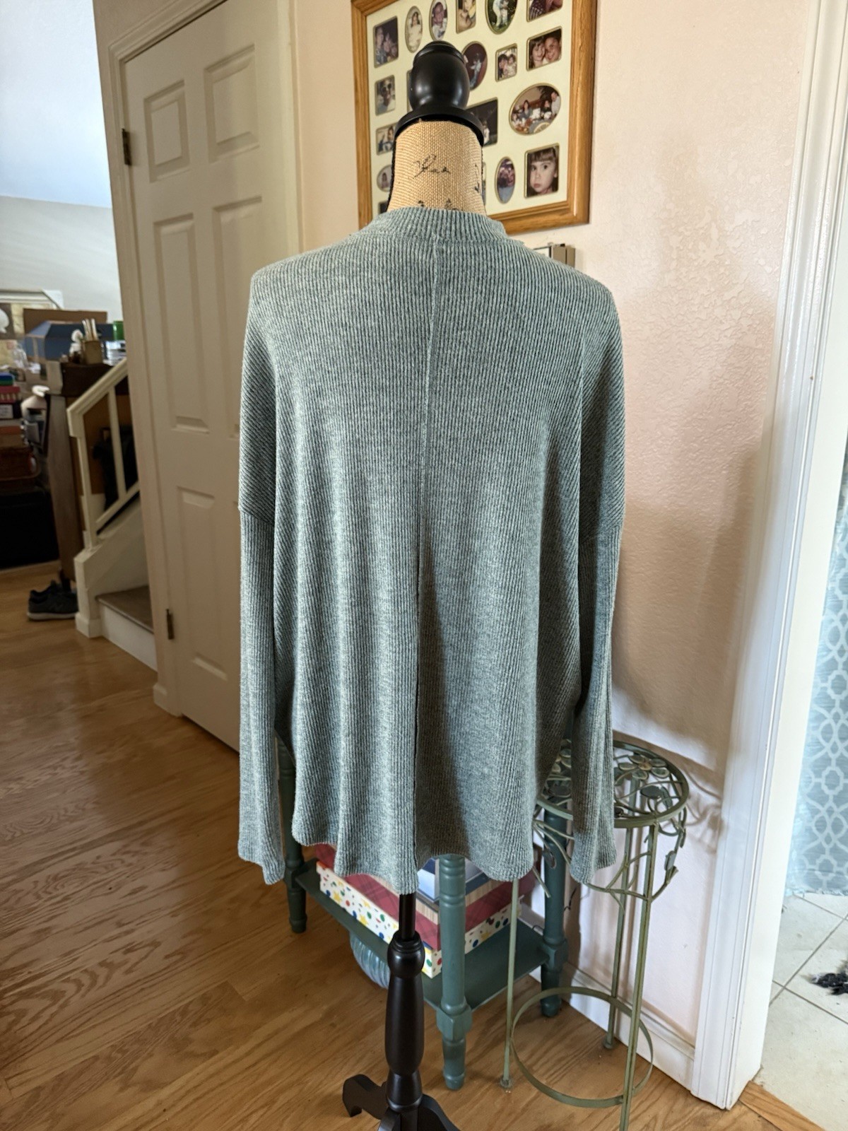 SO “SUPER COZY TOP” Sweater Sage Green, Mock Neck, Long Sleeve Size L