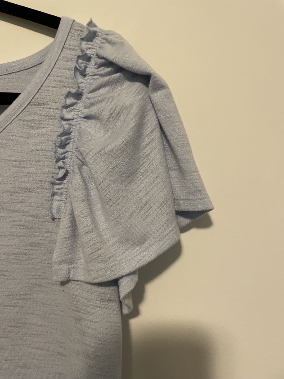 LC Lauren Conrad M Blue V Neck Ruffle Sleeve Knit Top Romantic