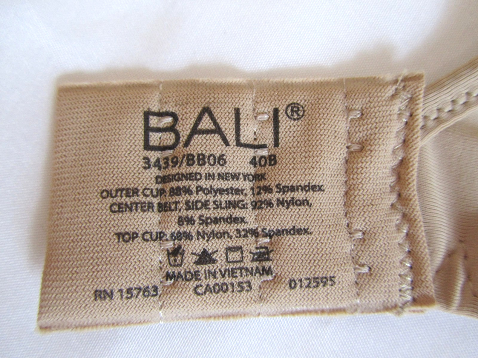 NWT Bali Style# DF3439 Size 40B One Smooth U Ultra Lite Neckline UW Bra Nude!