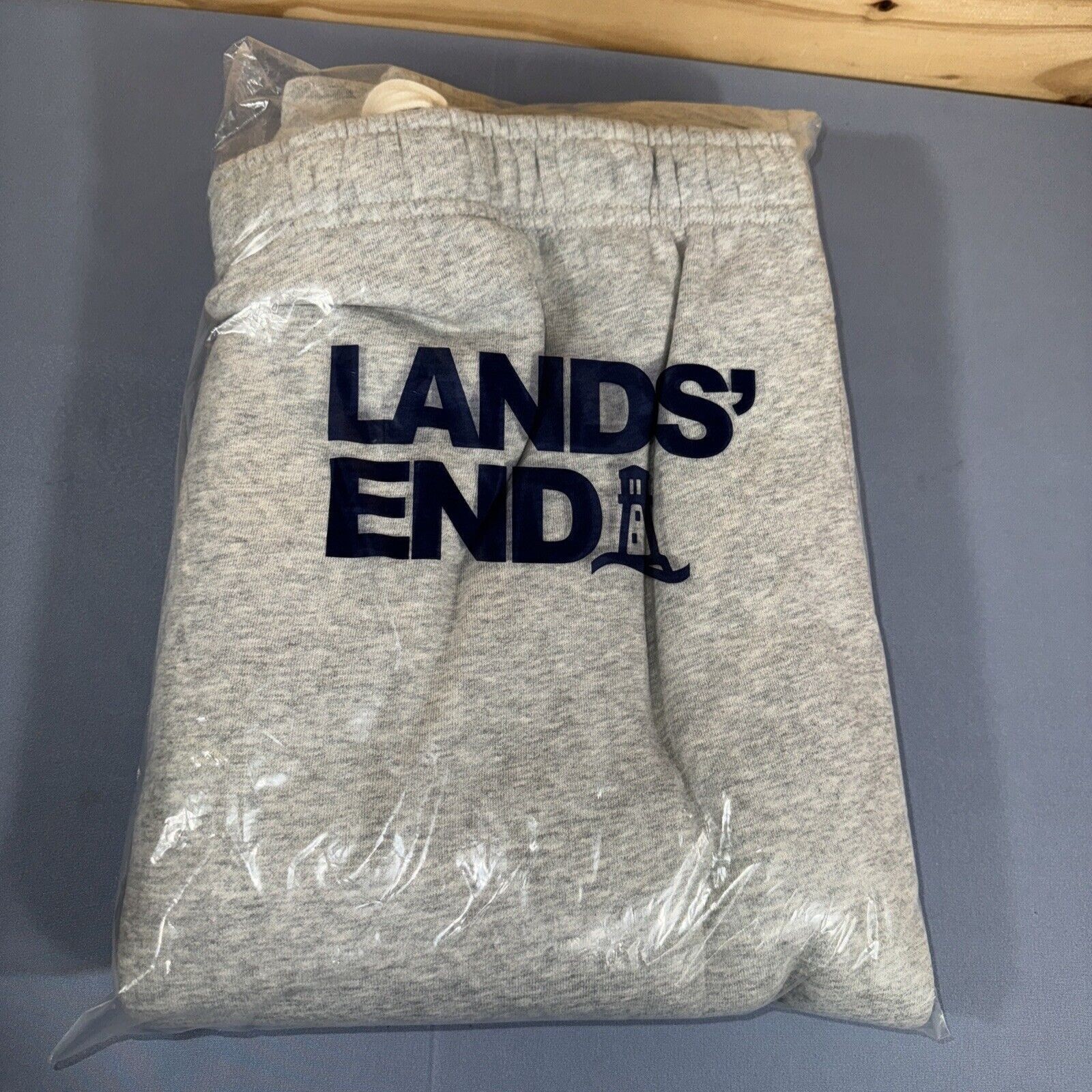 2025 LANDS’ END MEN’S SERIOUS SWEATPANTS GRAY MEDIUM (32-34 WAIST) FREE SHIP