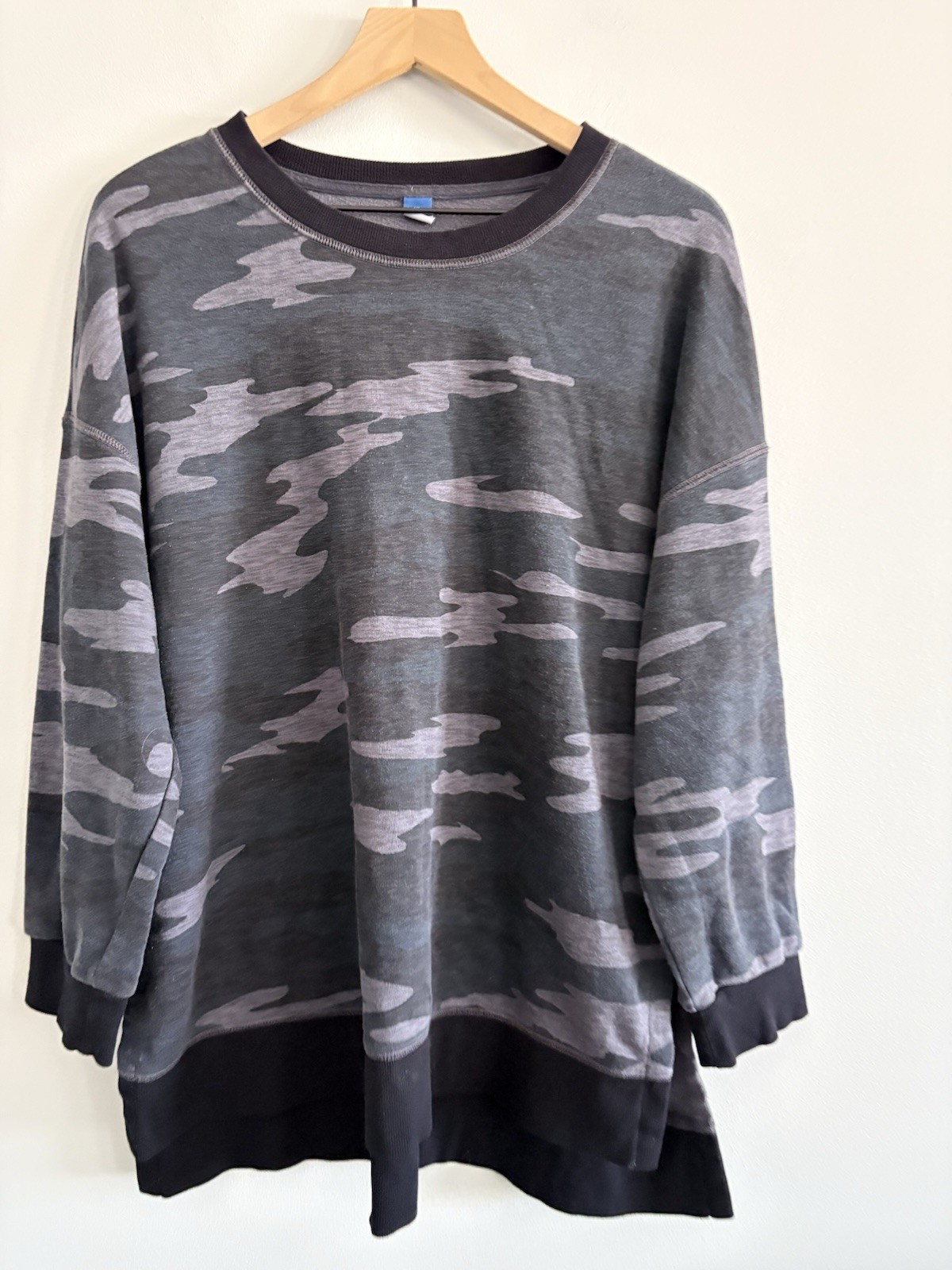 Old Navy Sweatshirt Black Gray Camo Womens Size XL Tunic Long Sleeve