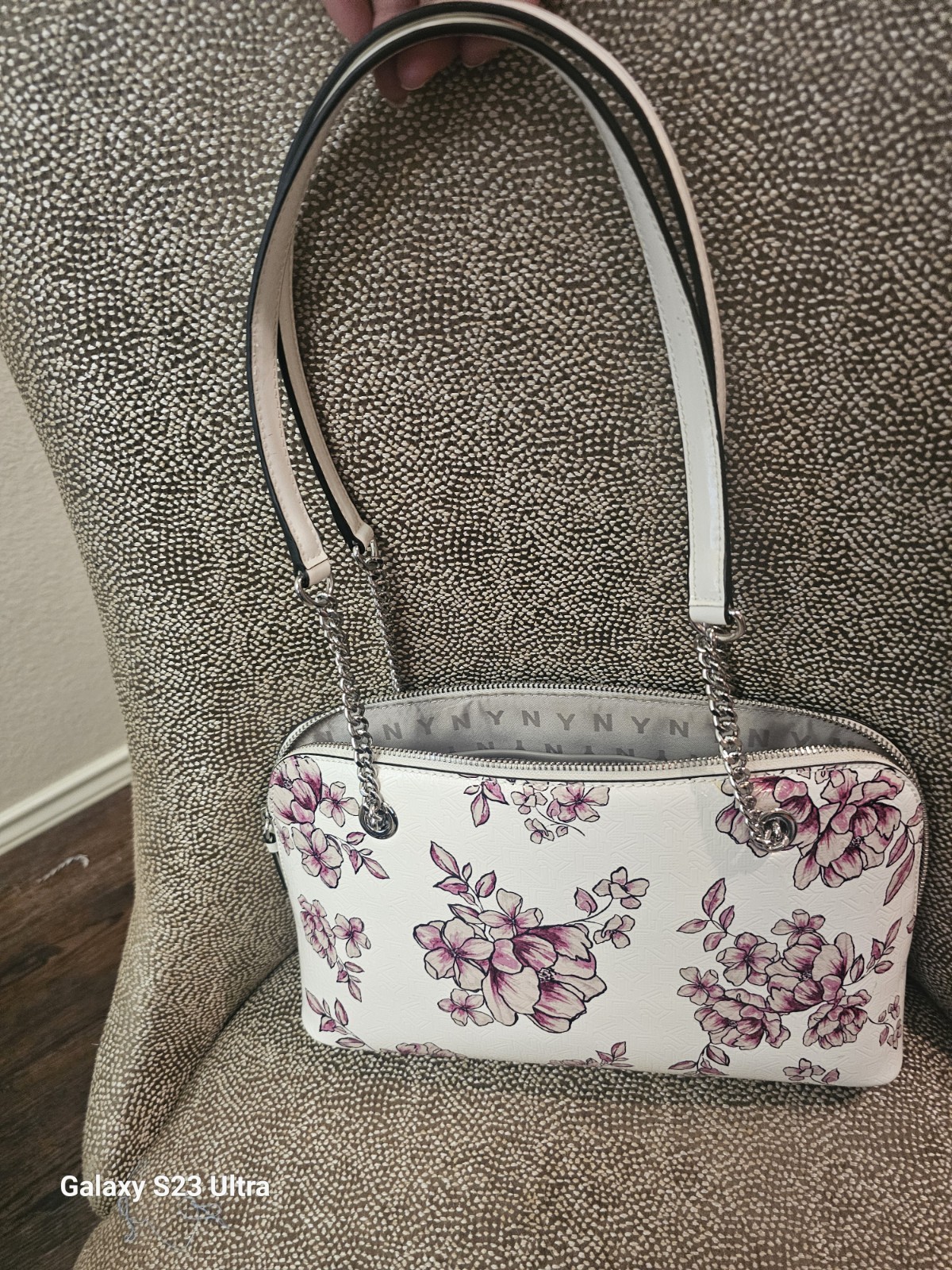 DKNY Floral White/Pink Shoulder Bag Zip Closure Chain Strap Lined Pockets