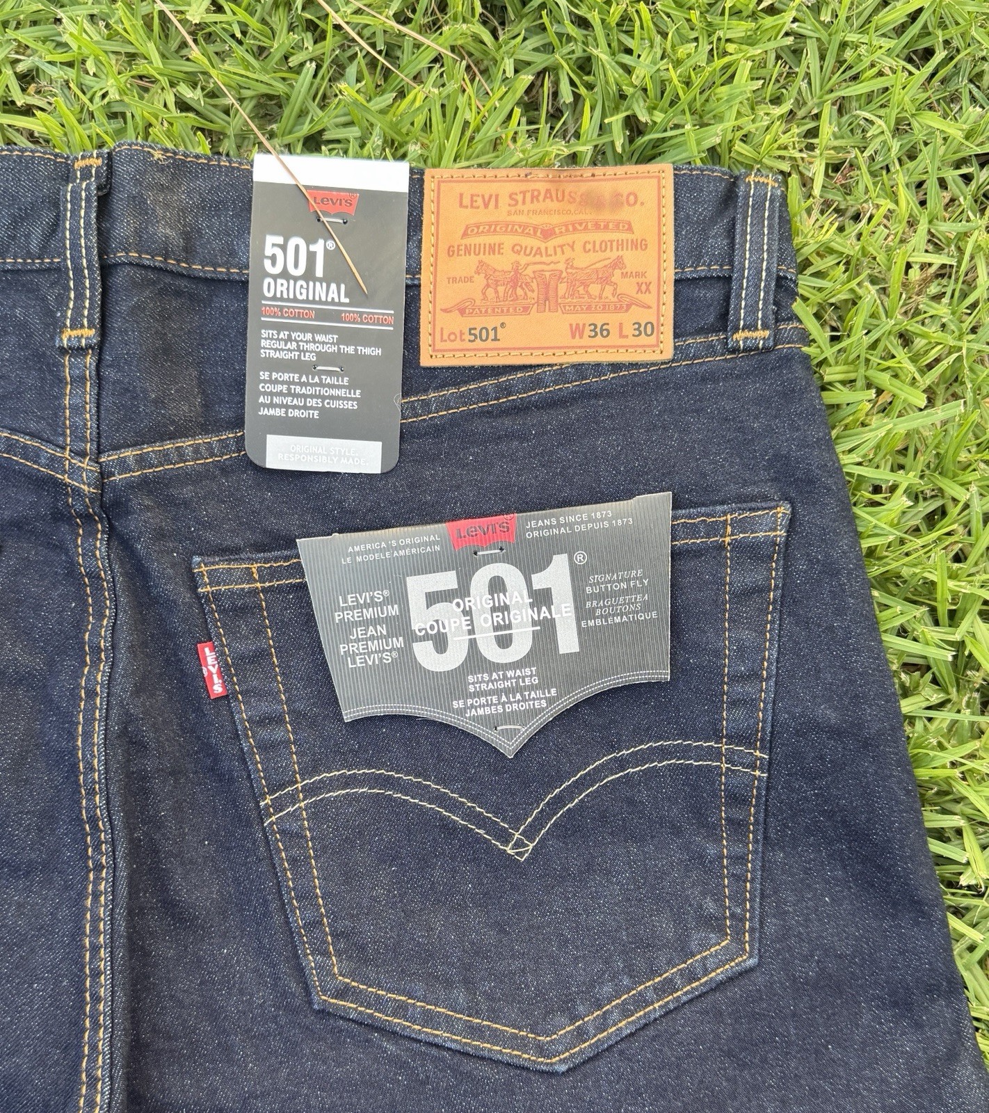 Levi’s Premium 501 Original STRAIGHT LEG Jeans Men 36×30- Blue 00501-0101 NWT