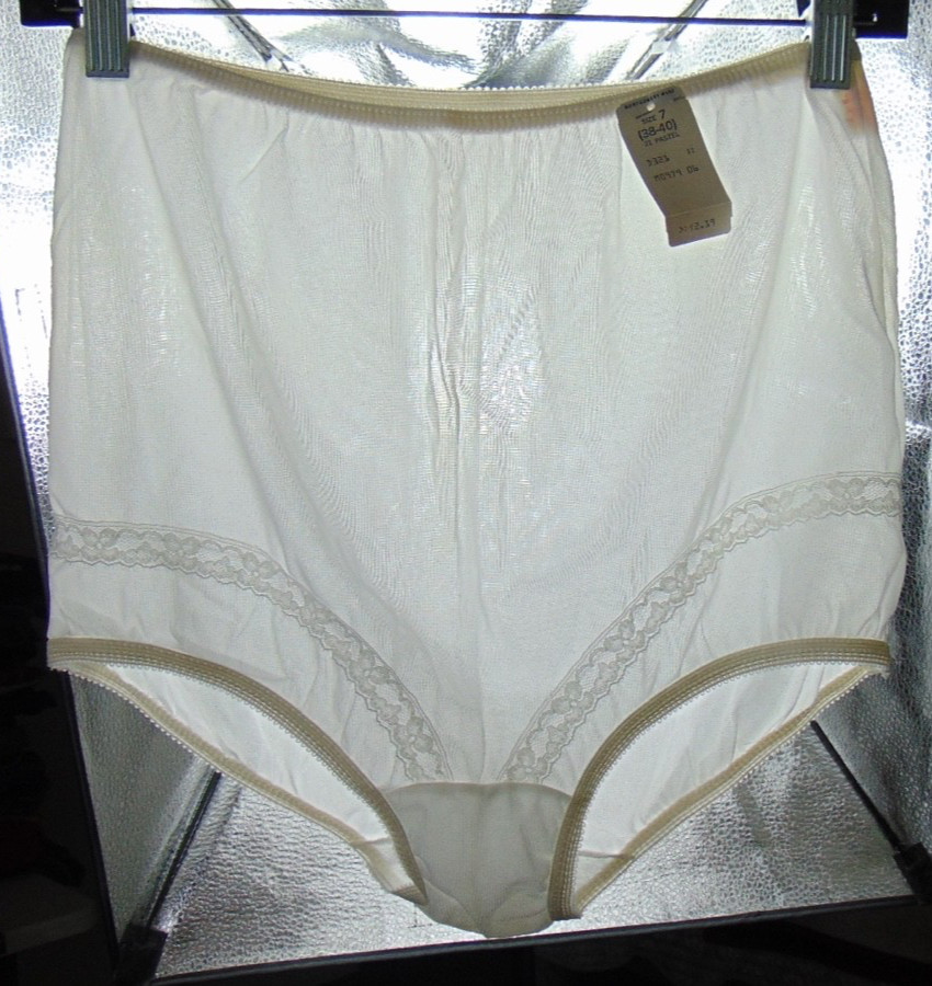 Vintage New Montgomery Ward Nylon Panties White w/Lace 38/40 Size 7