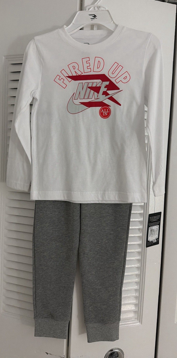 Conjunto de pantalones Nike de 2 piezas para niños M Camiseta gráfica de manga 6