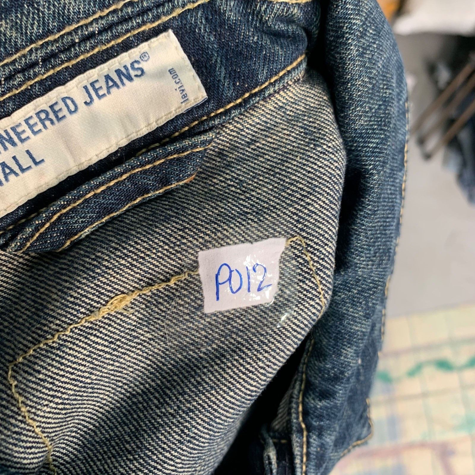Vintage Y2K Levi’s Engineered Denim Snap Button Jean Jacket Small