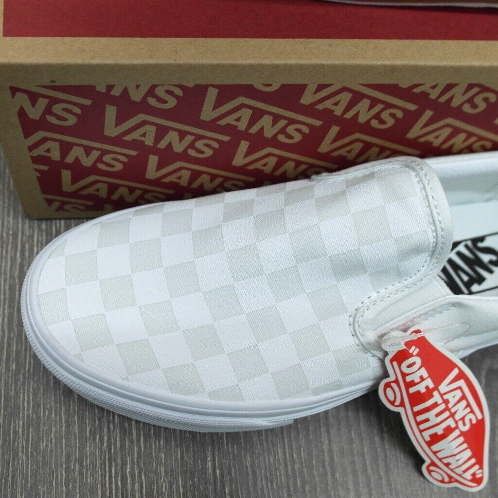Vans VN000EYE Classic Slip On White Checkered Shoes Mens SZ 4.5, Ladies SZ 6