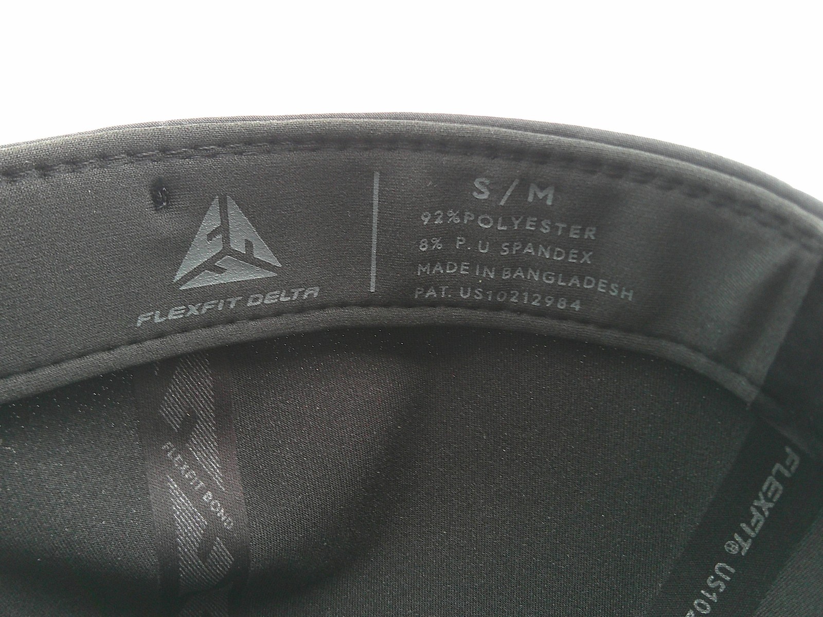 Flexfit Delta Hat Cap Fitted Mens Small Medium Black Performance Tech Athletic