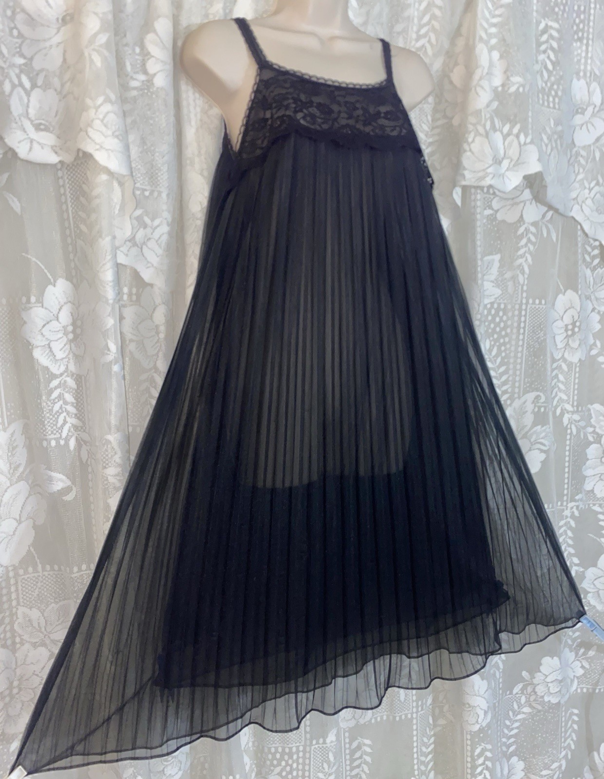 Vtg S Black Charmode Db Pleated Sheer Chiffon Nightgown w Lace Overlay Bodice