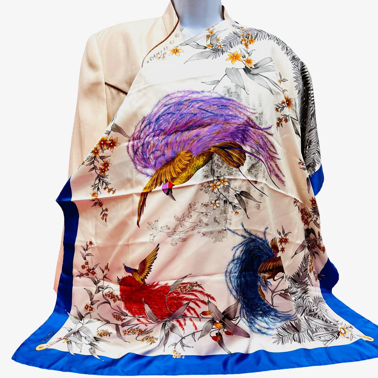 Beautiful Birds Paradise Gucci 100% Silk Satin Scarf 34″ Ivery Blue (45)