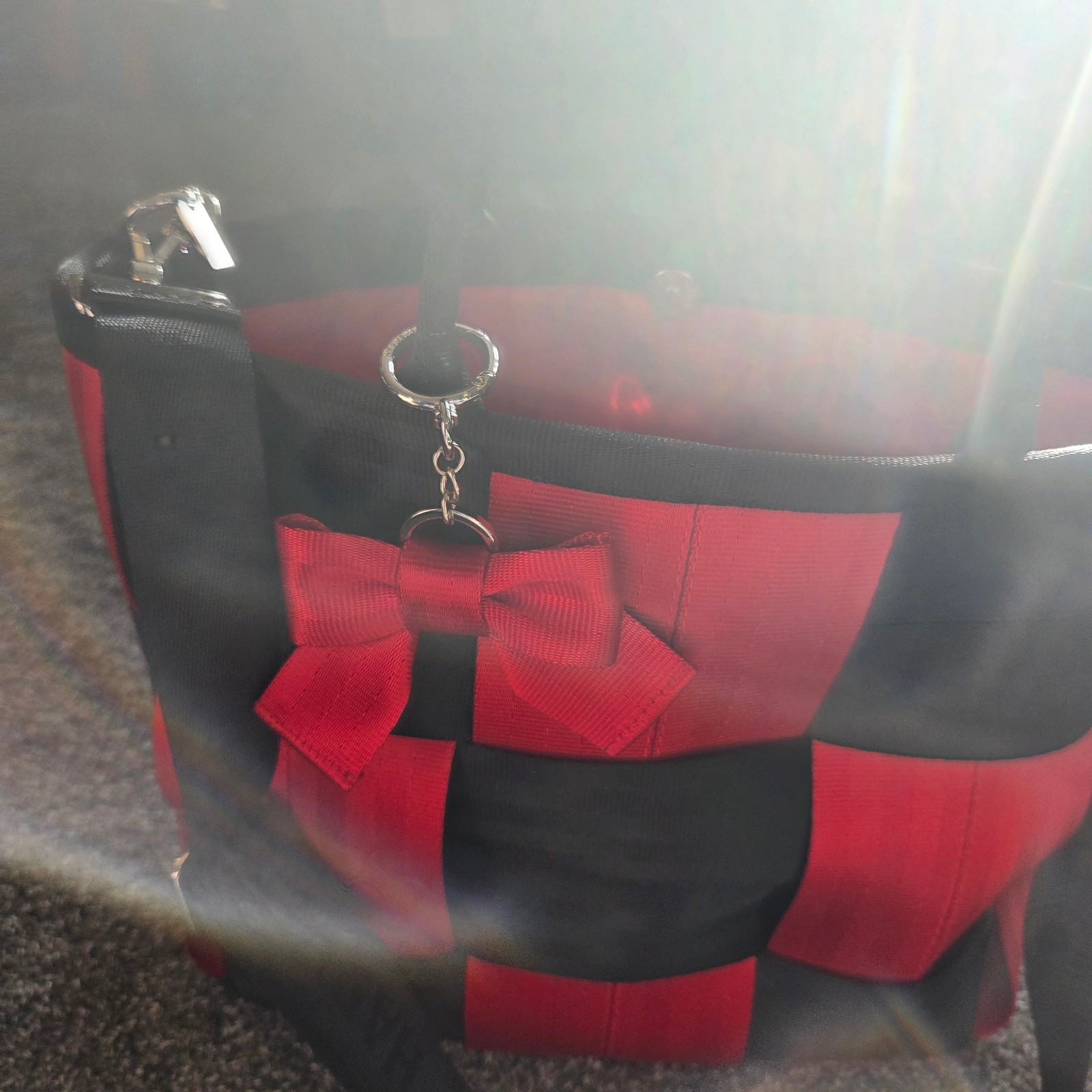 Harvey’s Seatbelt Bag “Red N Black” Medium Audrey Tote RARE With Bow Key Charm!