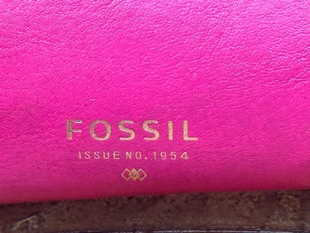 Fossil Sydney Crossbody Bag Adjustable Purse Clutch Fuchsia Hot Pink Leather