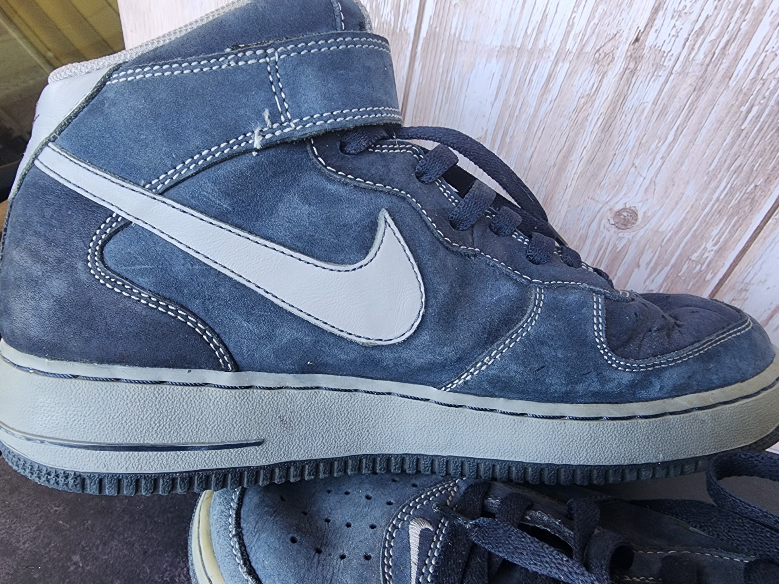 Nike Air Force 1 Mid Top Suade Men’s Size 9.5