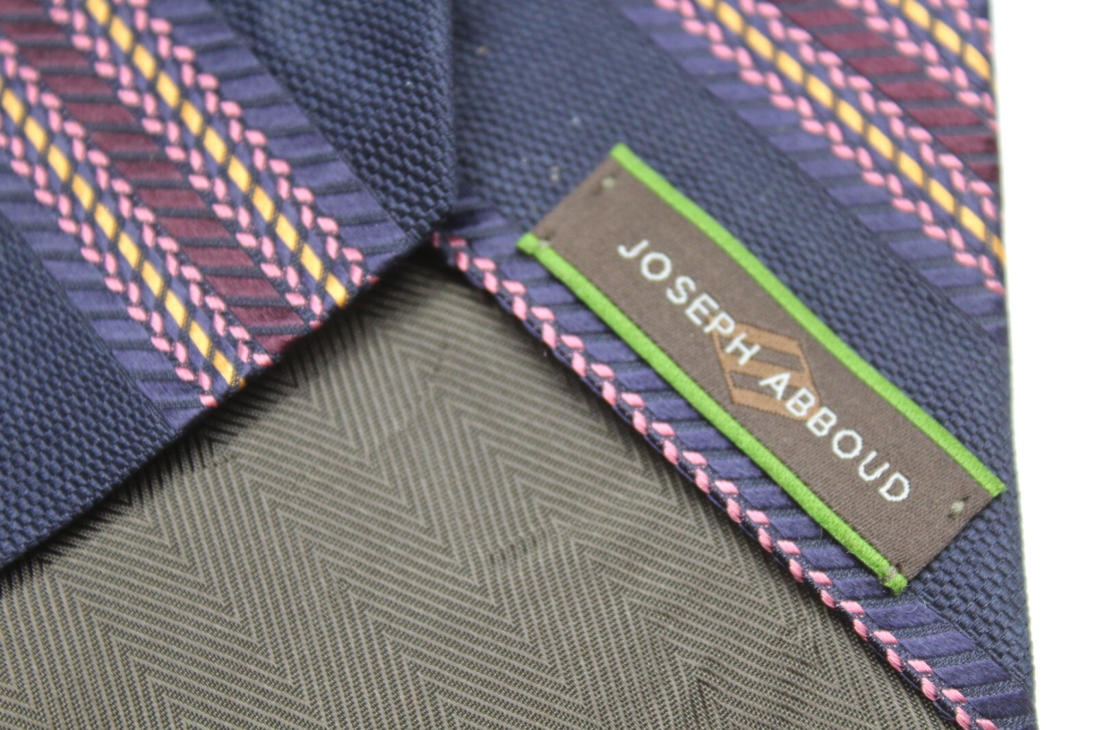 75) NEW JOSEPH ABBOUD MEN’S TIE 100% SILK MADE IN USA