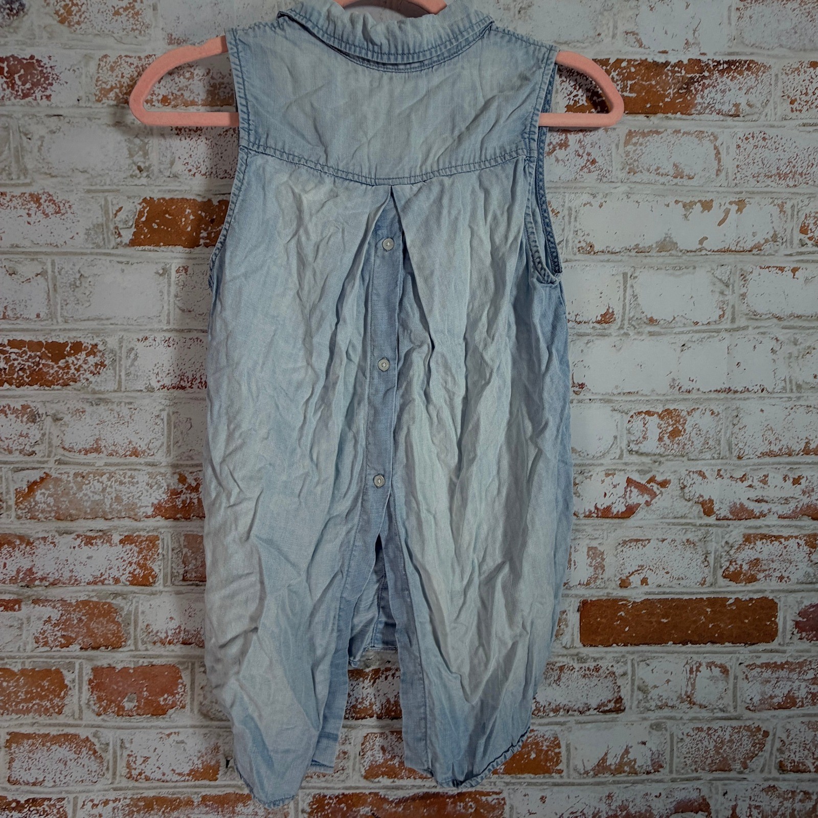 Cloth & Stone Sleeveless Button Down Women XS Light Blue Tencel Chambray Top