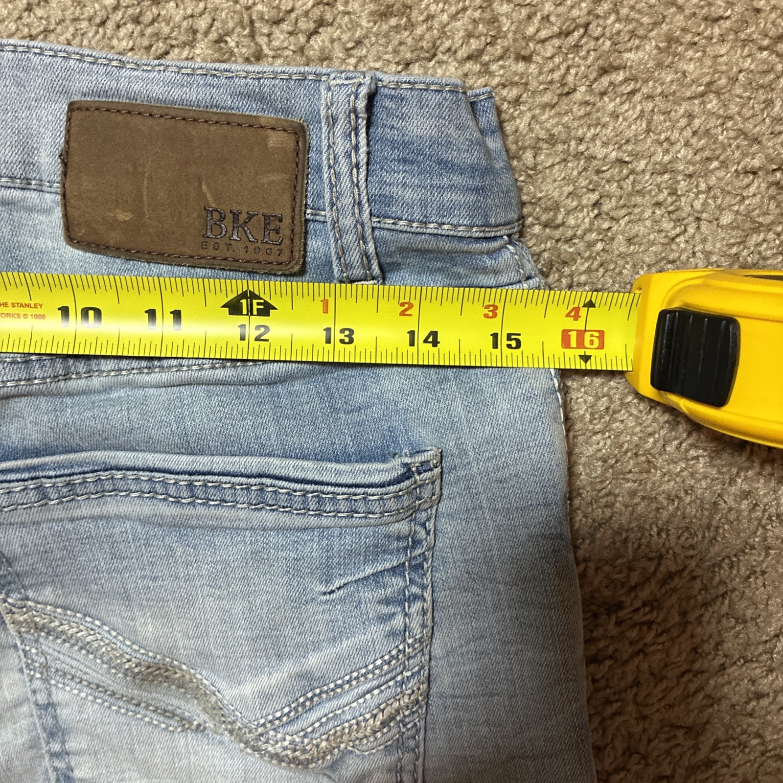 BKE Aiden Jeans Mens 31X32 Blue Bootleg Light Wash Stretch Denim Buckle