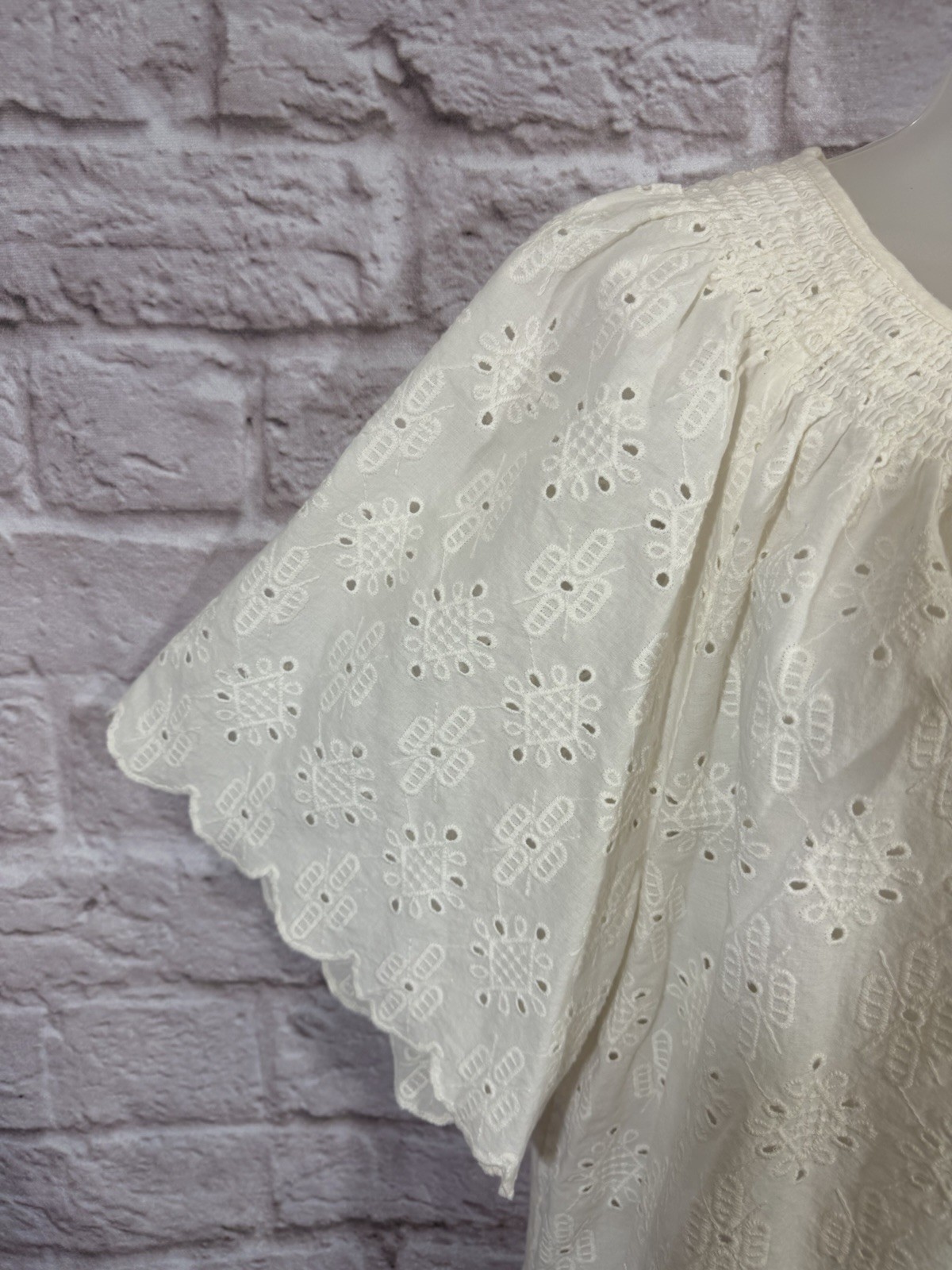 LOGO Lori Goldstein 1X Eyelet Top Ivory Scallop Trim Cotton Cottagecore Coastal