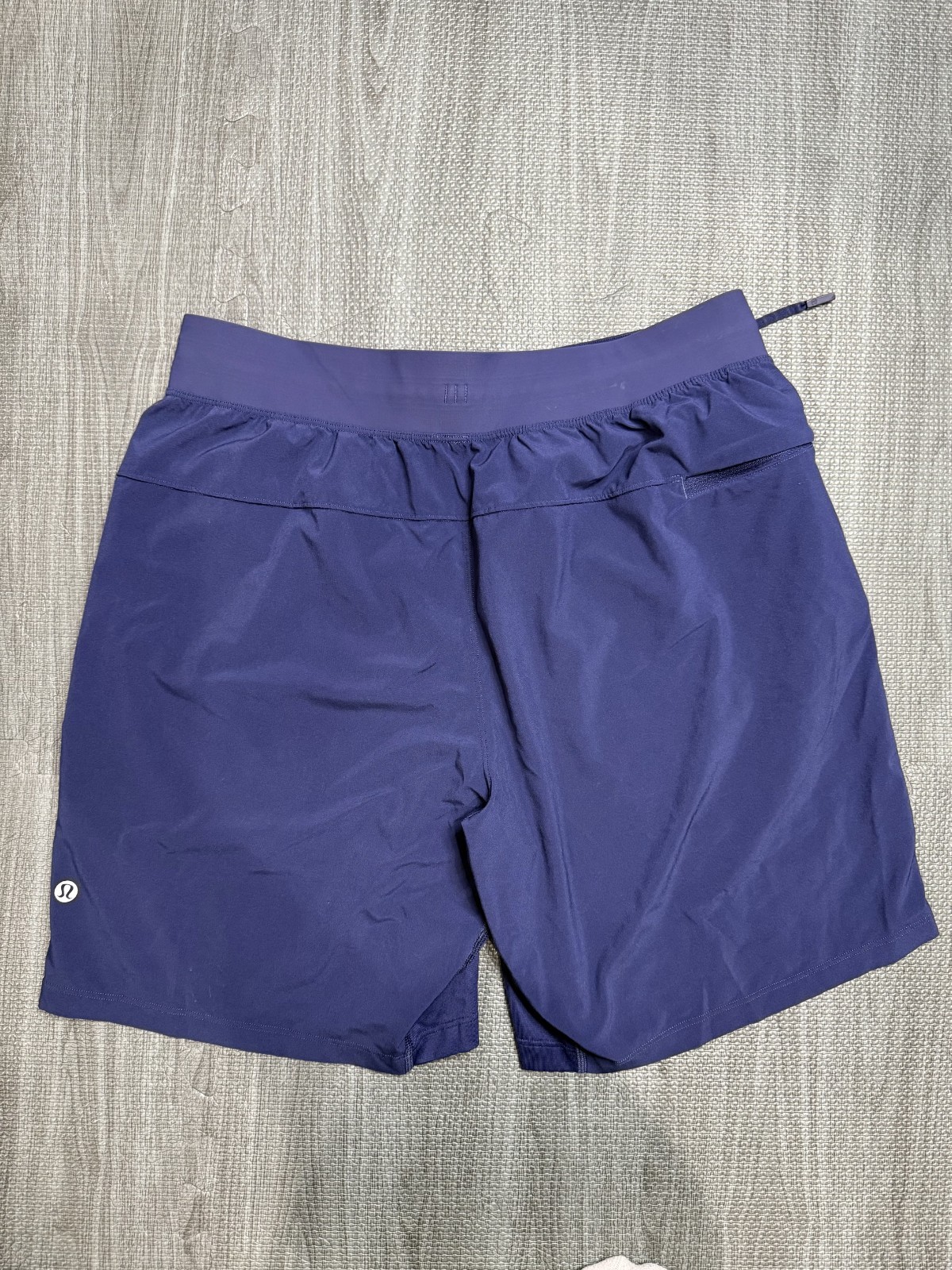 EUC – Lululemon Mens T.H.E Shorts *Size MEDIUM* *Night Sea*