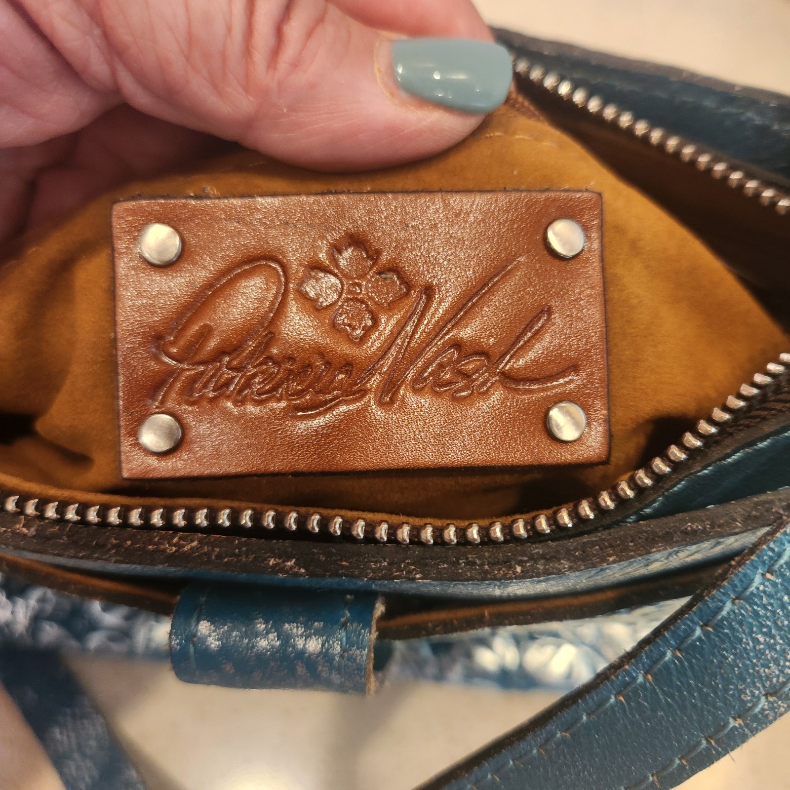 Patricia Nash Tooled Teal Green Silver Floral Crossbody Bag Excellent Condition!