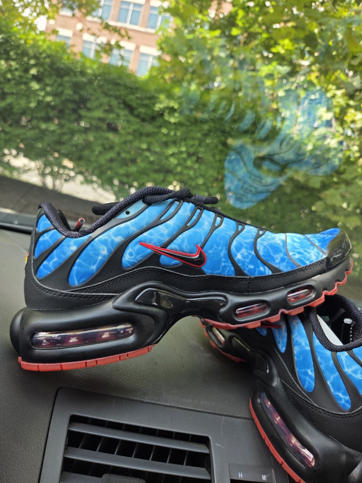 Nike Air Max Plus TN Tuned Shark Attack Baltic Blue Black HQ3824-001 Men’s 9