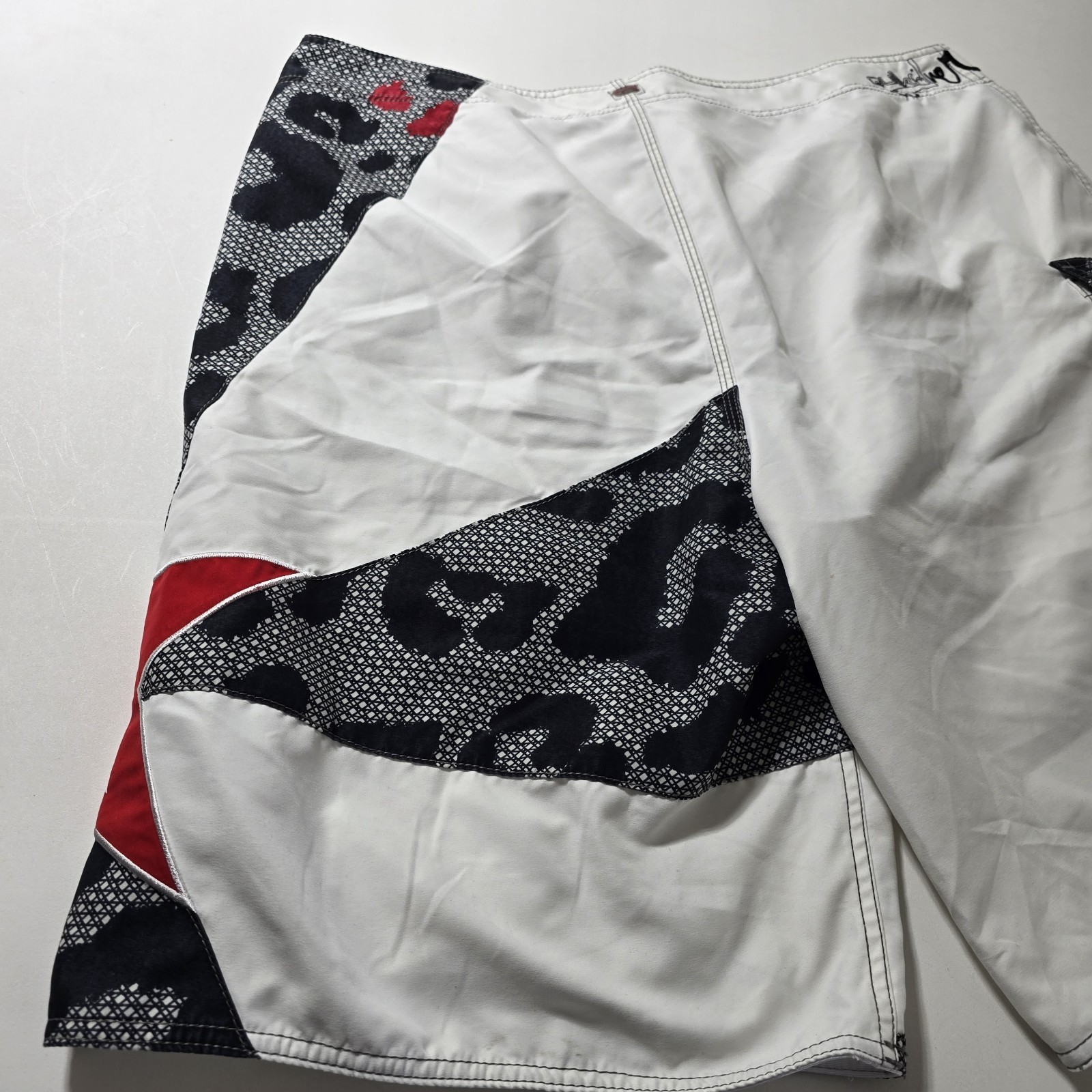 Y2K Quiksilver Board Shorts – 38 Red Star