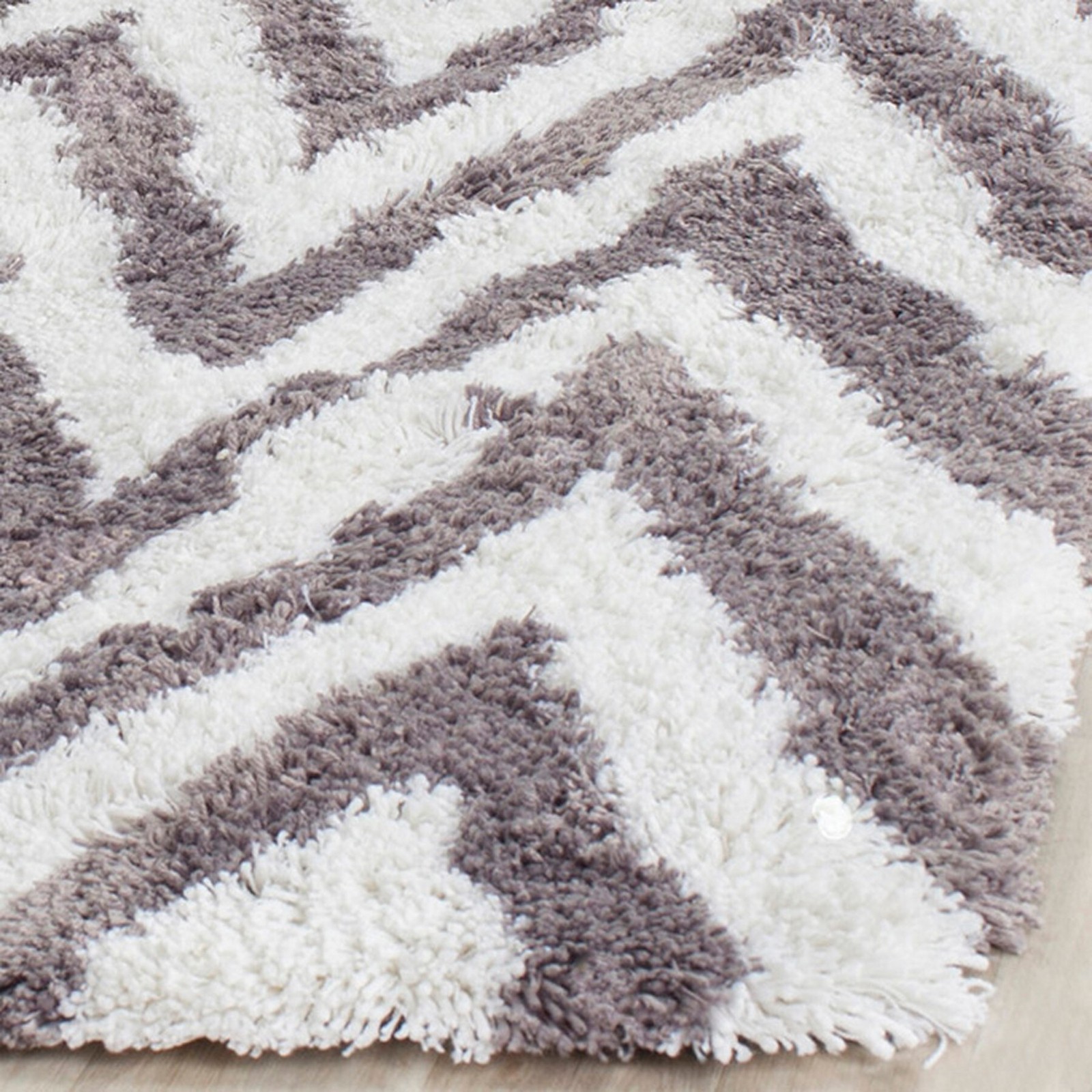 Safavieh Chevron Shag 9 x 12 (ft) Loomed Synthetic Ivory/Gray Rectangular|17000