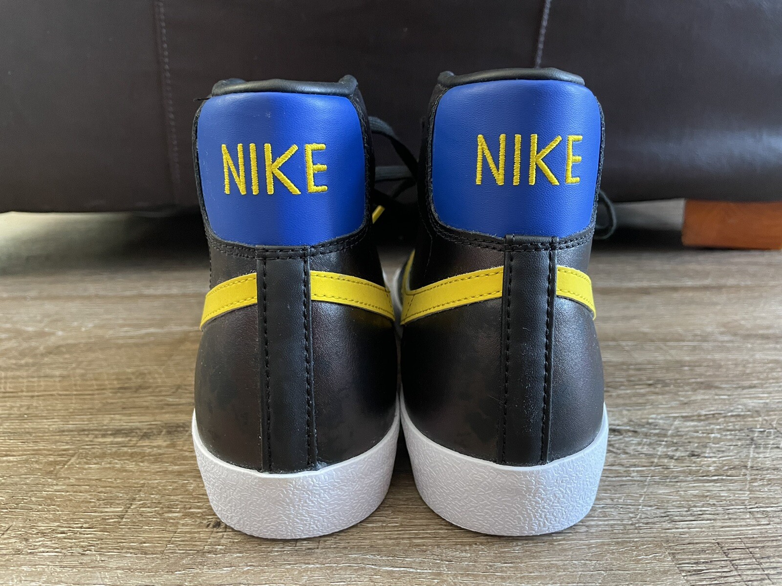 Nike Mens Blazer Mid 77 Vintage Shoes Black Yellow Blue Sz 10 DC1414-001