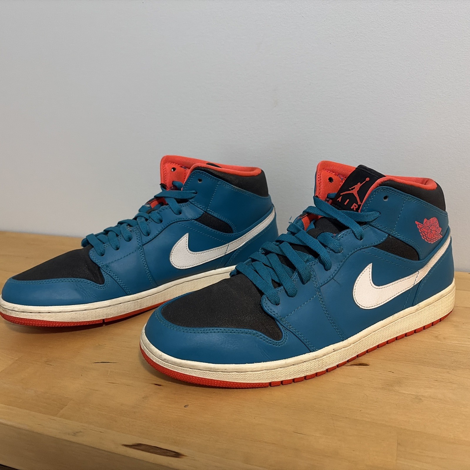 Size 13 – Air Jordan 1 Retro Mid Teal